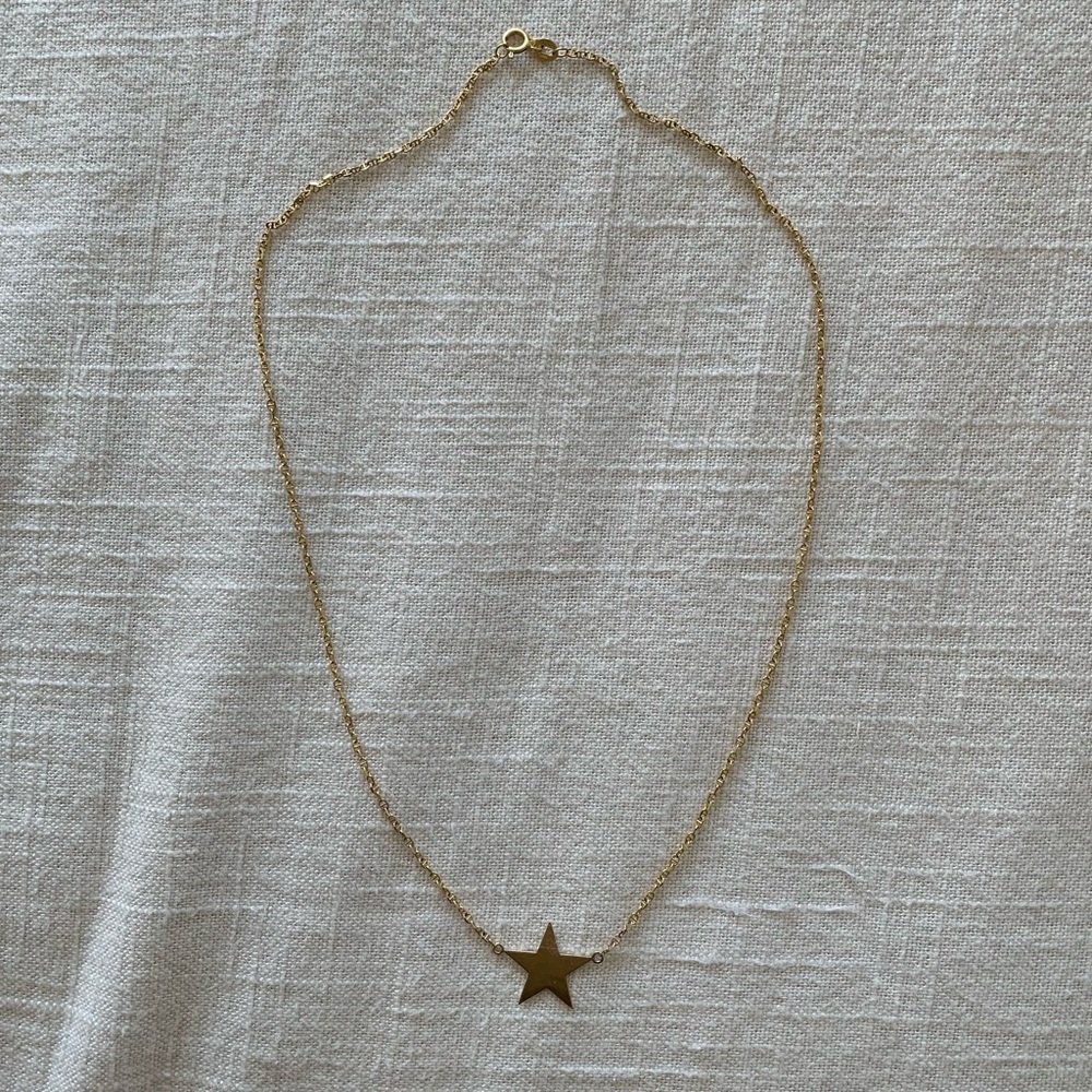 Gold layering necklace with star pendant 19 in